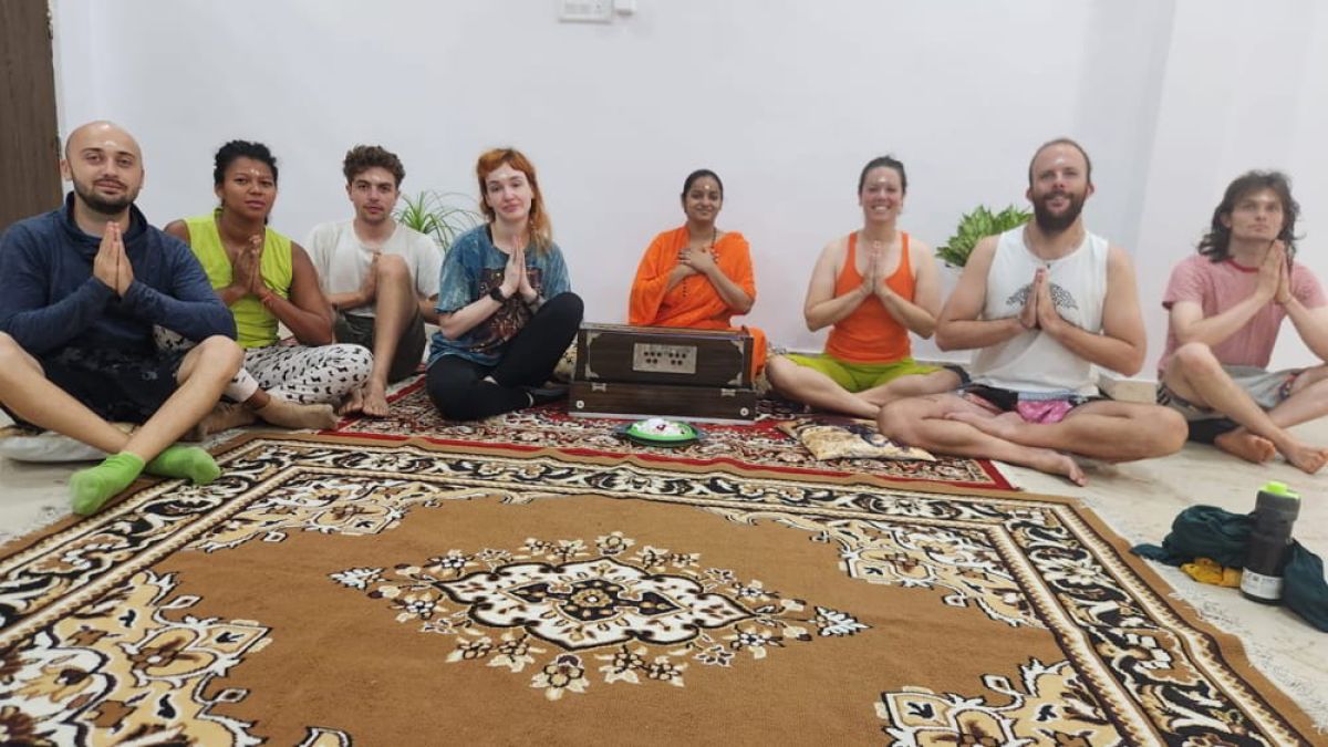 Meditation||Shri Shri Gita Society